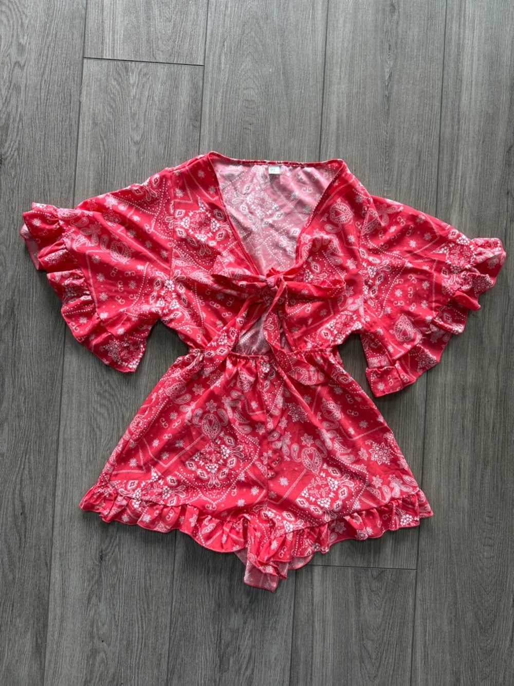 Women’s coral bandana print Tie-Front romper with Ruffle Sleeves